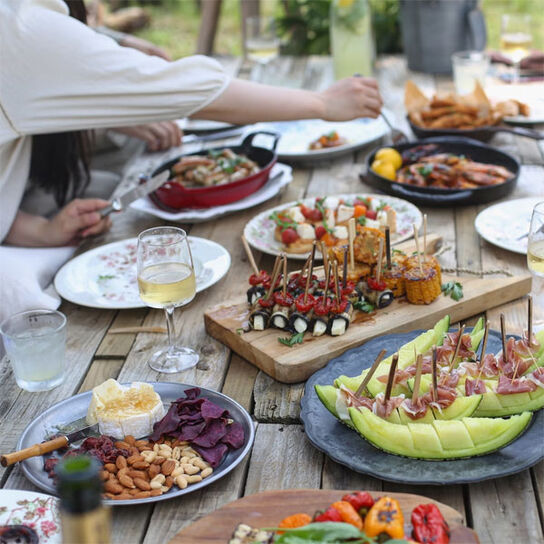 Фото День рождения с шашлыками на природе: идеи меню для пикника