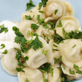 Фото как вкусно и полезно приготовить замороженные пельмени в мультиварке на пару?