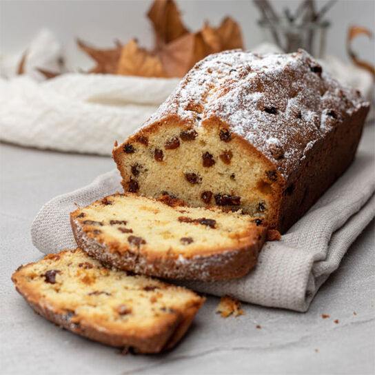 Фото как приготовить Вкусный и нежный Домашний Кекс с Изюмом на Сливках: простой рецепт с шелковистой текстурой