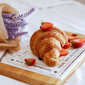 Фото Круассаны с Клубникой и Кремом: пошаговый рецепт в духовке