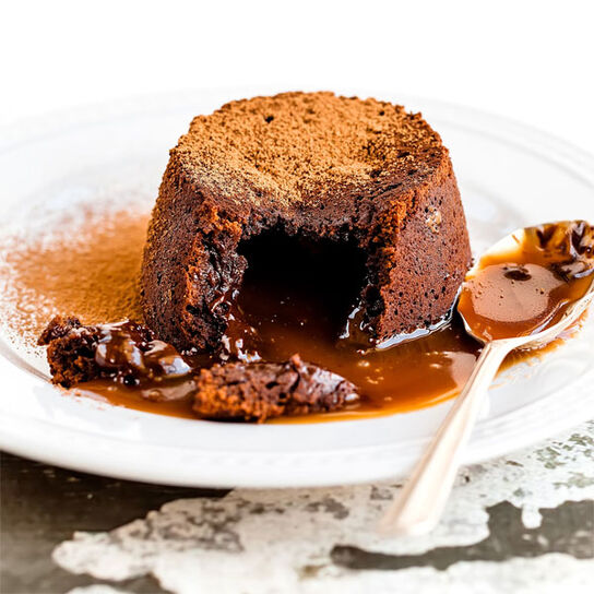 Фото как сделать Шоколадный Фондан с Жидкой Начинкой в Центре: классический рецепт в домашних условиях