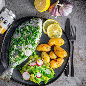 Фото Вареная молодая картошка с укропом и маслом: легкий и вкусный рецепт