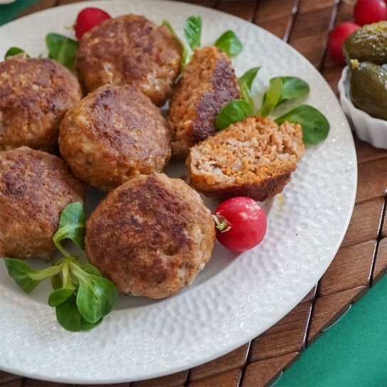 Фото Как сохранить котлеты сочными после жарки на сковороде?