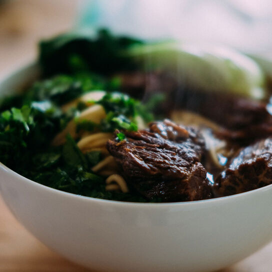 Фото Как Вкусно и быстро Приготовить Мягкую ГОВЯЖЬЮ ПЕЧЕНЬ с Луком в Сметане Жареную на Сковороде