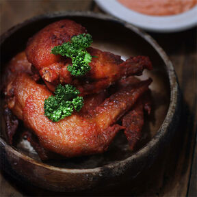 Фото куриные крылья "Буффало" с горчичным соусом