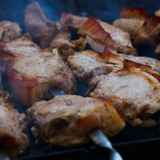 Фото как приготовить и замариновать вкусный и сочный Шашлык 1 кг мяса: рецепт, выход и пропорции ингредиентов