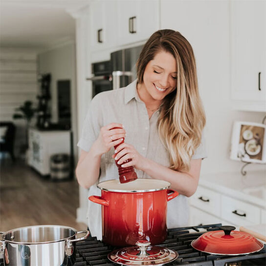 Фото Сколько минут по времени варить говяжью печень в кастрюле после закипания до готовности?