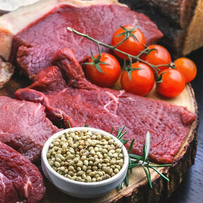 Фото Свиные Отбивные в Духовке с Сыром и Помидорами: Рецепт