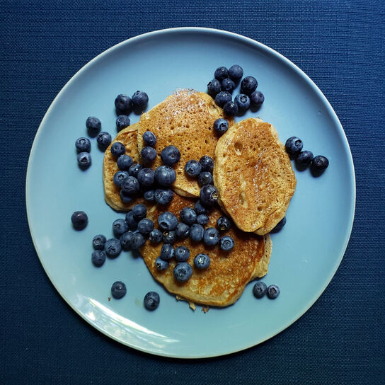Фото Пышные оладьи на кефире на сковороде