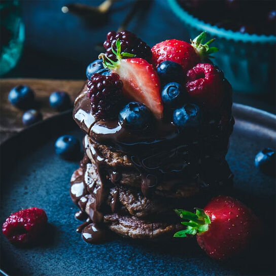 Фото как приготовить вкусные и пышные Шоколадные Панкейки с Какао на Молоке: Простой Рецепт на Сковороде