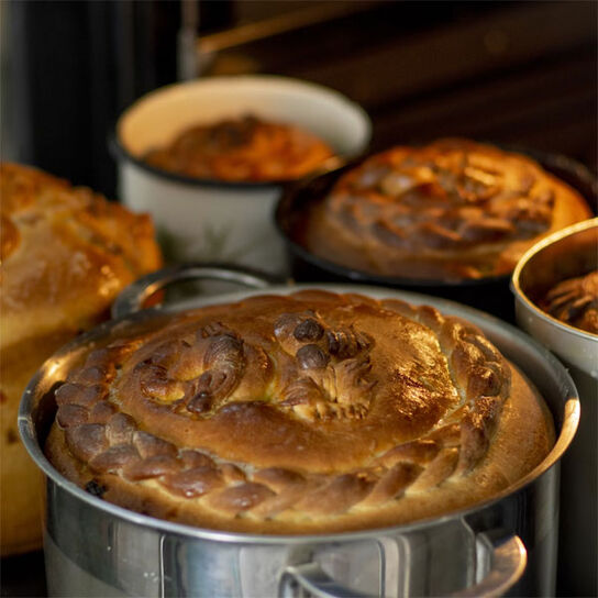 Фото Классическая Паска с изюмом, как у бабушки из дрожжевого теста