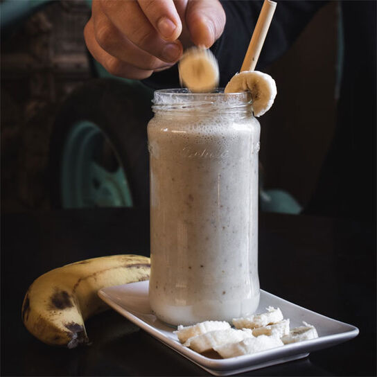 Фото вкусный Фруктовый Смузи с Молоком для детей на завтрак: Рецепт для Блендера