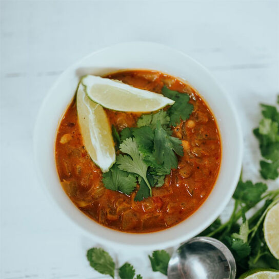 Фото вкусная Классическая солянка: рецепт с колбасой, мясом и картошкой в домашних условиях