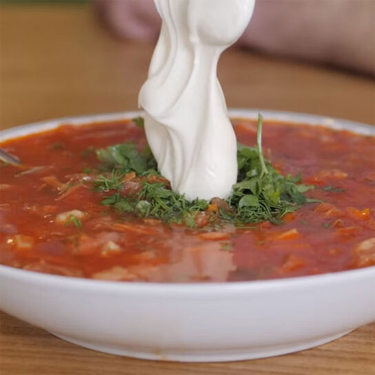 Фото как приготовить и сварить Украинский Красный Борщ с Мясом, Свеклой (Буряком) и Фасолью: классический пошаговый рецепт