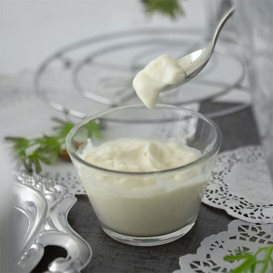 Фото классическогобелого соуса для пиццы, как в пиццерии