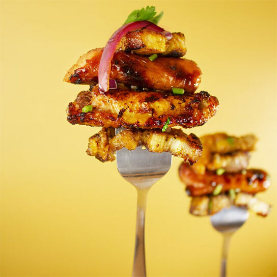 Фото приготовления вкусного маринад для шашлыка с соевым соусом и лимонным соком