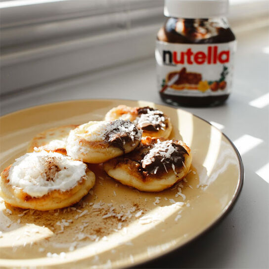 Фото вкусные пышные домашние сырники из творога с манкой без муки в духовке в домашних условиях