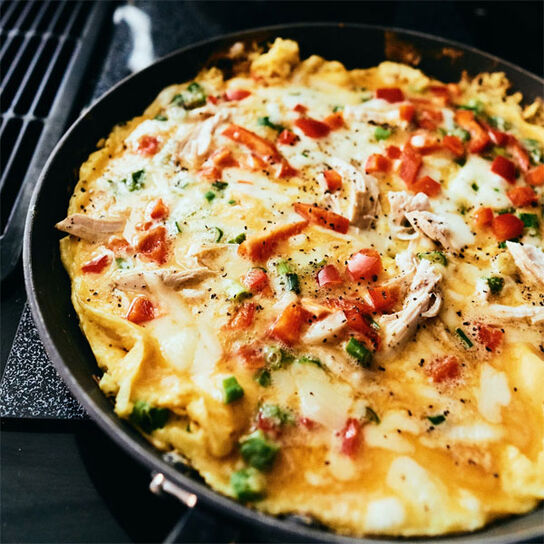 Фото Как Приготовить Пышный и вкусный Омлет с Молоком на Сковороде: пошаговый рецепт